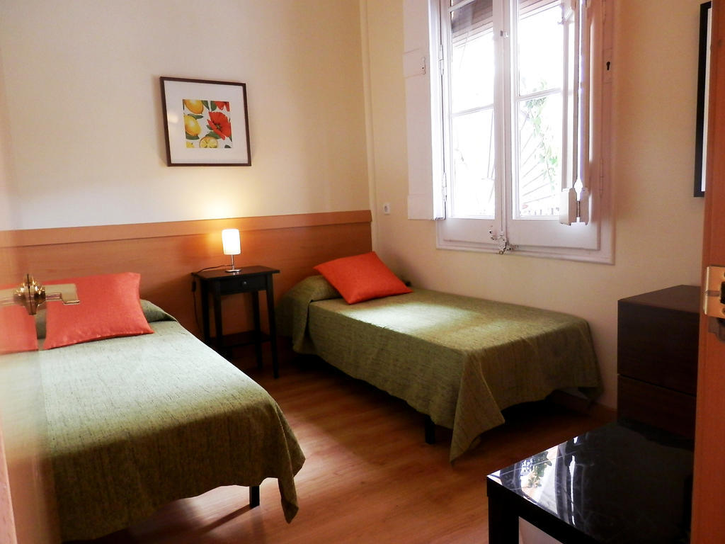 Barcelona Central Garden Hostal Ruang foto