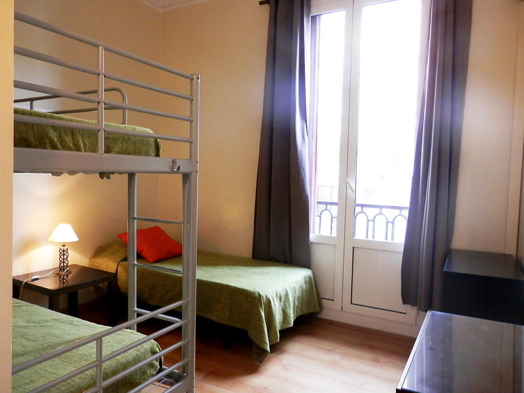 Barcelona Central Garden Hostal Bagian luar foto