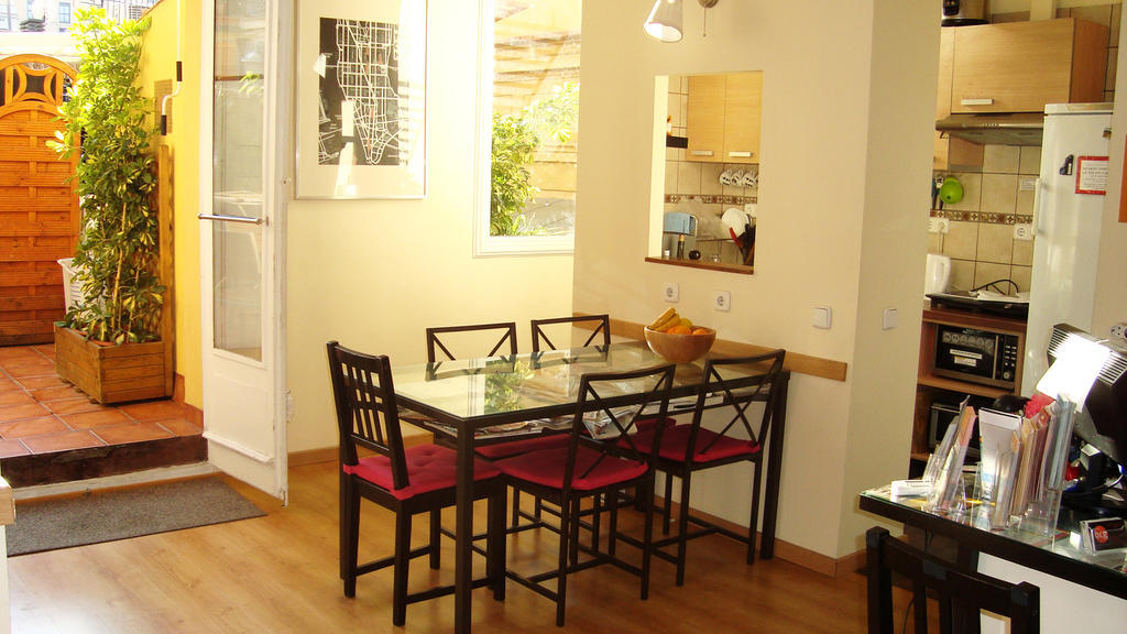 Barcelona Central Garden Hostal Bagian luar foto