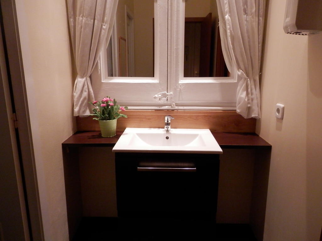 Barcelona Central Garden Hostal Ruang foto