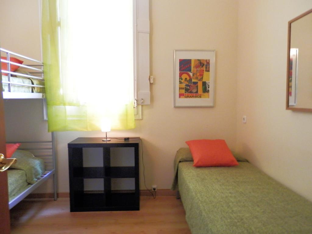 Barcelona Central Garden Hostal Bagian luar foto
